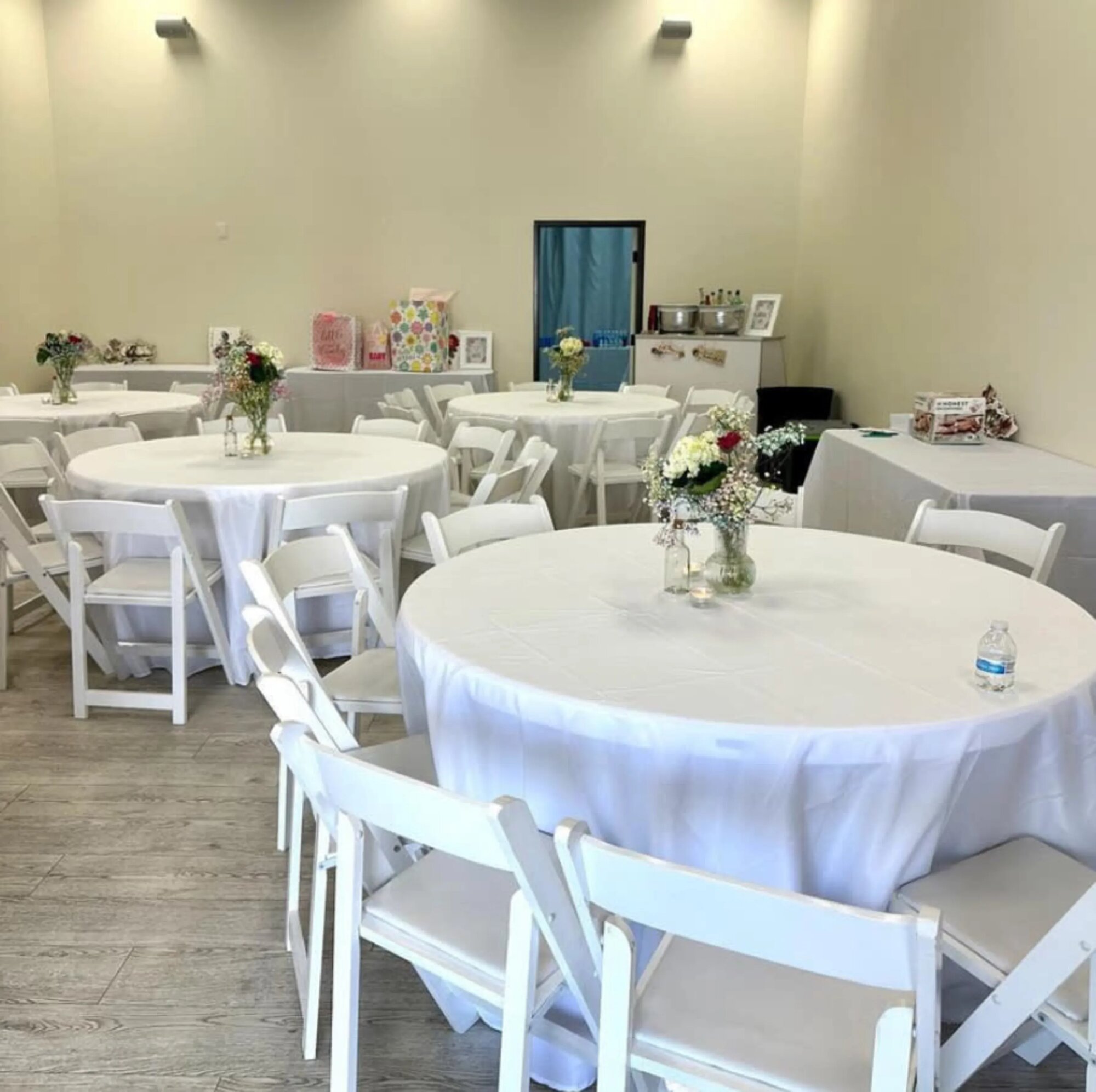 Flexibilní eventový prostor se dvěma zónami a kompletním vybavením